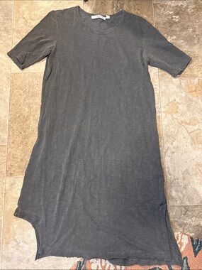 Wilt Slub Short Sleeve Cutout Hem Tee Dress in Distressed Black